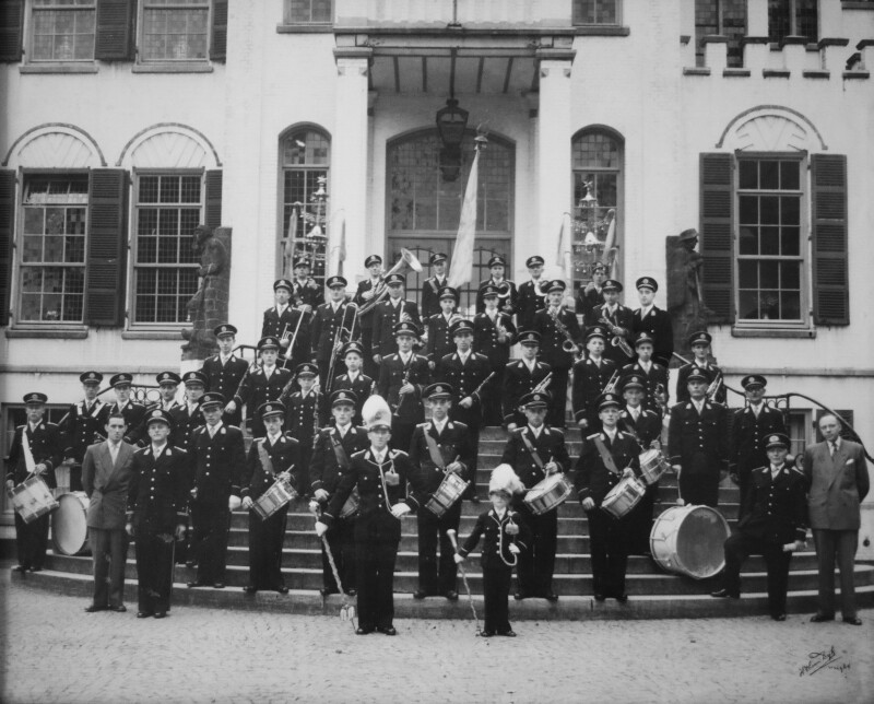 Harmonie Kunst en Vriendschap tijdens het 80-jarig bestaan in 1956